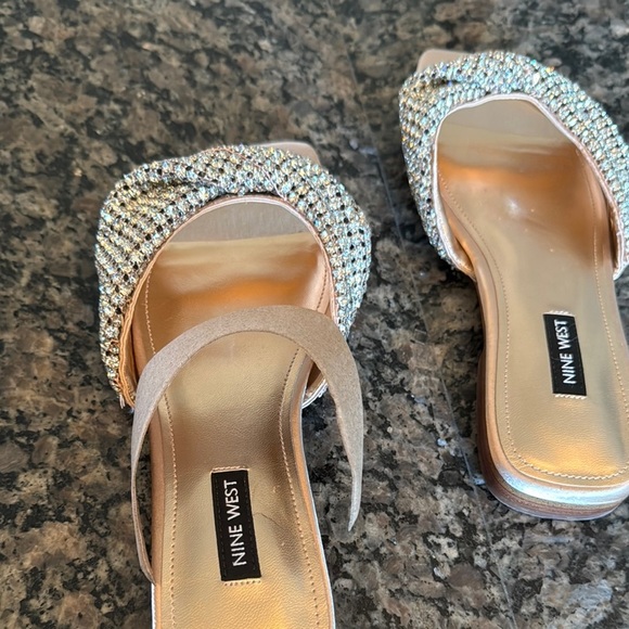 Nine West embellished square toe Gold and Silver Women's slide Sandals 7.5 NWOT - Picture 9 of 11